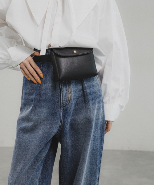 O0u（オーゼロユー）の「【アップルレザー】ウエストベルトBAG 152241
