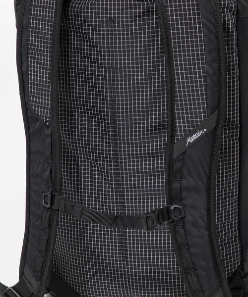 Matador(マタドール)の「MATADOR SEG45 Travel Pack マタドール セグ45 ダッフルパック(バックパック/リュック・メンズ・ブラック/ホワイト系1・FREE)」の14枚目の写真