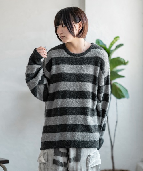 improves(インプローブス)の「無地&ボーダー柄 フェザーヤーン クルーネック ニット(ニット/セーター・メンズ・グレー/ブラック/ブラック×レッド/ベージュ/ブラック×グレー/ホワイト/ブラック×ホワイト・MEDIUM/LARGE)」の21枚目の写真