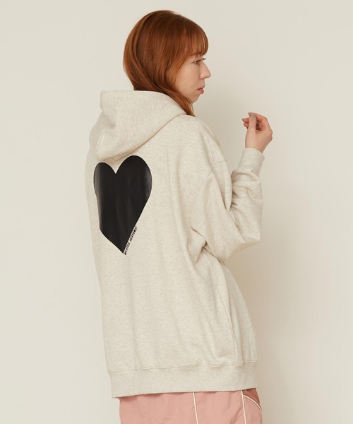 MILKFED.(ミルクフェド)の「BIG HEART SWEAT HOODIE(パーカー・レディース・ブラック/ライトピンク/オートミール・M/L)」の5枚目の写真