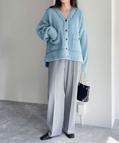 fredy emue（フレディエミュ）の「ふわふわ配色ミディ丈カーディガン（カーディガン/ボレロ・レディース・サックスブルー/アイボリー/グレー・38）」の22枚目の写真