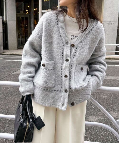fredy emue（フレディエミュ）の「ふわふわ配色ミディ丈カーディガン（カーディガン/ボレロ・レディース・サックスブルー/アイボリー/グレー・38）」の7枚目の写真