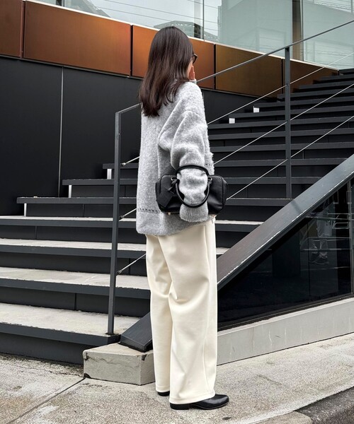 fredy emue（フレディエミュ）の「ふわふわ配色ミディ丈カーディガン（カーディガン/ボレロ・レディース・サックスブルー/アイボリー/グレー・38）」の11枚目の写真