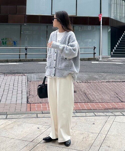 fredy emue（フレディエミュ）の「ふわふわ配色ミディ丈カーディガン（カーディガン/ボレロ・レディース・サックスブルー/アイボリー/グレー・38）」の15枚目の写真