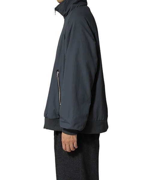 URU（ウル）の「URU / ウル : NYLON FLEECE - ZIP UP BLOUSON
