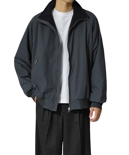 URU（ウル）の「URU / ウル : NYLON FLEECE - ZIP UP BLOUSON : 24FNF01[COR]（ブルゾン・メンズ・グレー系その他・2）」の2枚目の写真