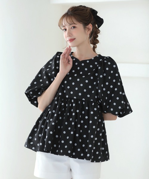 MERAKI（メラキ）の「ドットパフスリーブペプラムブラウス（シャツ/ブラウス・レディース・ブラック/ホワイト・FREE）」の2枚目の写真