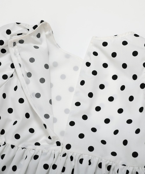 MERAKI（メラキ）の「ドットパフスリーブペプラムブラウス（シャツ/ブラウス・レディース・ブラック/ホワイト・FREE）」の9枚目の写真