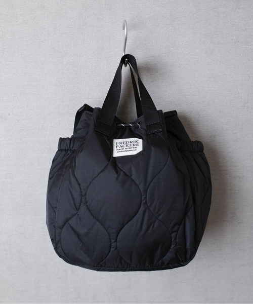 FREDRIK PACKERS(フレドリックパッカーズ)の「『FREDRIK PACKERS』 70D BLOOM SHOULDER QUILTING(ショルダーバッグ・レディース・ブラック/ダークベージュ・FREE)」の11枚目の写真