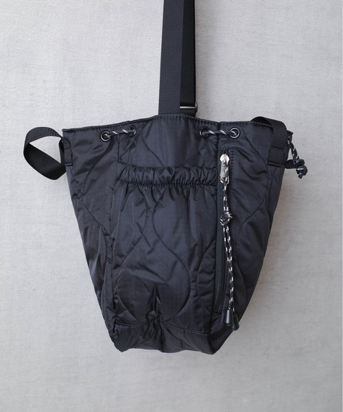 FREDRIK PACKERS(フレドリックパッカーズ)の「『FREDRIK PACKERS』 70D BLOOM SHOULDER QUILTING(ショルダーバッグ・レディース・ブラック/ダークベージュ・FREE)」の14枚目の写真