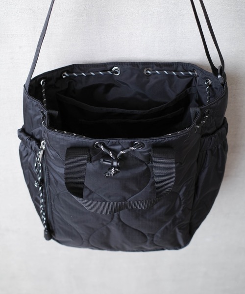 FREDRIK PACKERS(フレドリックパッカーズ)の「『FREDRIK PACKERS』 70D BLOOM SHOULDER QUILTING(ショルダーバッグ・レディース・ブラック/ダークベージュ・FREE)」の15枚目の写真