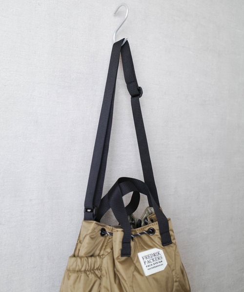 FREDRIK PACKERS(フレドリックパッカーズ)の「『FREDRIK PACKERS』 70D BLOOM SHOULDER QUILTING(ショルダーバッグ・レディース・ブラック/ダークベージュ・FREE)」の20枚目の写真