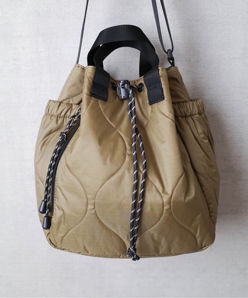 FREDRIK PACKERS(フレドリックパッカーズ)の「『FREDRIK PACKERS』 70D BLOOM SHOULDER QUILTING(ショルダーバッグ・レディース・ブラック/ダークベージュ・FREE)」の22枚目の写真