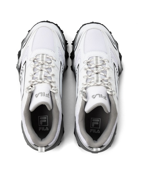 FILA（フィラ）の「OAKMONT TR v3（スニーカー・レディース・ホワイト×グレー/ホワイト系その他・25.0cm/24.0cm/29.0cm/28.0cm/27.0cm/26.0cm/23.0cm）」の3枚目の写真