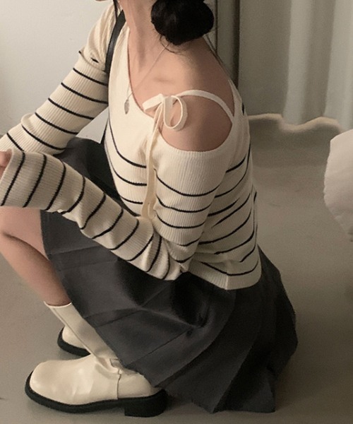 Achic(アシック)の「リボンワンオフショルボーダーニット(ニット/セーター・レディース・ネイビー/アイボリー/ブルー・M)」の13枚目の写真
