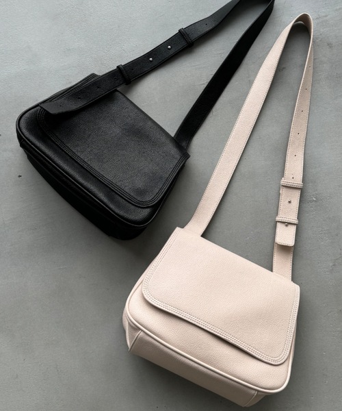 DFFUR.（ディフル）の「エコレザー2WAYショルダーバッグ（ショルダーバッグ・レディース・アイボリー/ブラック・FREE）」の20枚目の写真