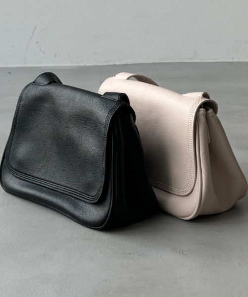 DFFUR.（ディフル）の「エコレザー2WAYショルダーバッグ（ショルダーバッグ・レディース・アイボリー/ブラック・FREE）」の15枚目の写真