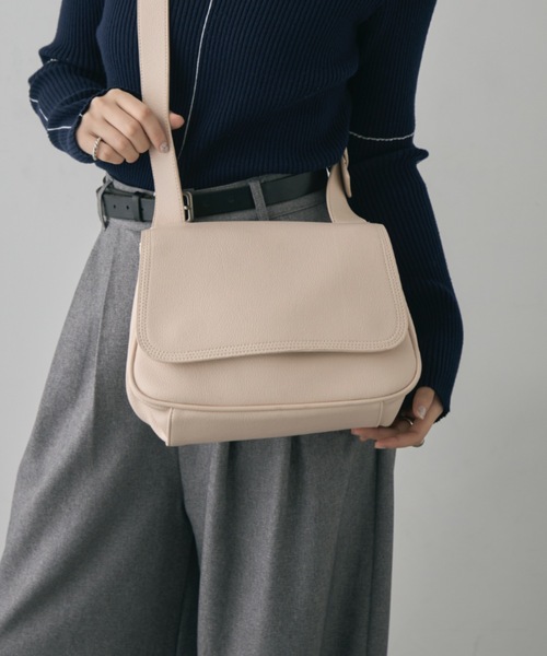 DFFUR.（ディフル）の「エコレザー2WAYショルダーバッグ（ショルダーバッグ・レディース・アイボリー/ブラック・FREE）」の10枚目の写真