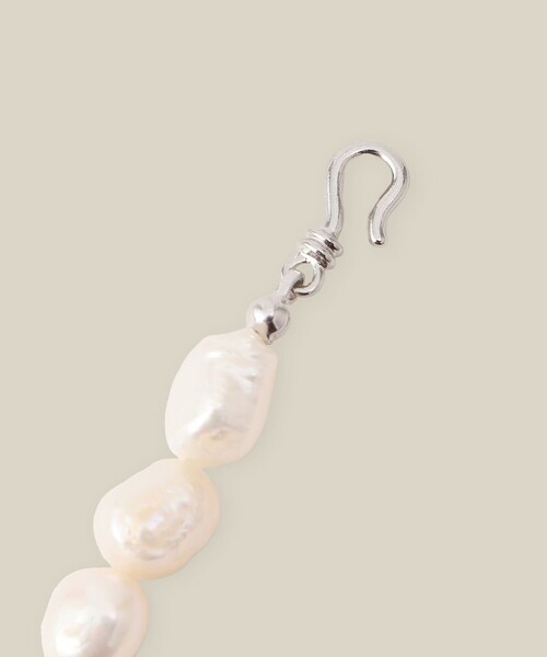 ROPE'（ロペ）の「グラデーションパールショートネックレス（ネックレス・レディース・ブルー系その他4・FREE）」の4枚目の写真