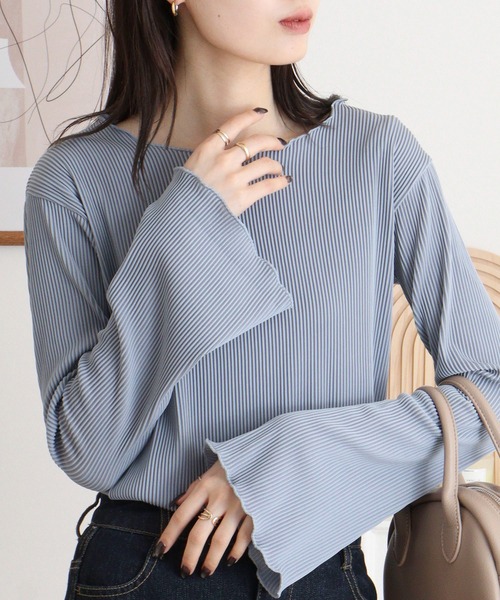 atONE(アットワン)の「カットフレア袖プリーツメロープルオーバー(Tシャツ/カットソー・レディース・グリーン/アイボリー/グレー系その他/ブラック/ブルー・F)」の5枚目の写真