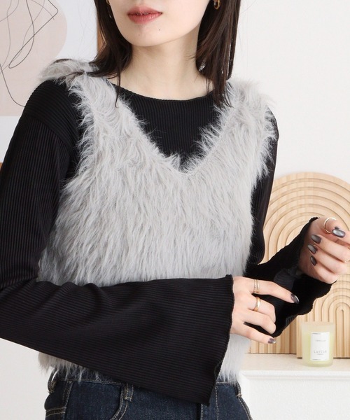 atONE(アットワン)の「カットフレア袖プリーツメロープルオーバー(Tシャツ/カットソー・レディース・グリーン/アイボリー/グレー系その他/ブラック/ブルー・F)」の11枚目の写真