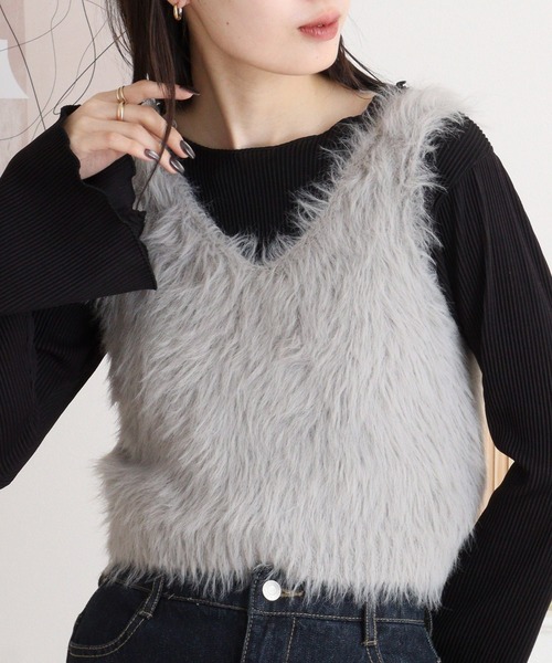 atONE(アットワン)の「カットフレア袖プリーツメロープルオーバー(Tシャツ/カットソー・レディース・グリーン/アイボリー/グレー系その他/ブラック/ブルー・F)」の10枚目の写真