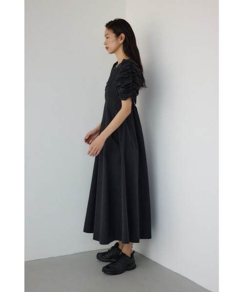 PLUS(プラス)の「【PLUS】ギャザースリーブフレアロングドレス 半袖 春服 夏服 パフスリーブ(ワンピース・レディース・ブラック/ライトベージュ・SMALL/MEDIUM)」の20枚目の写真