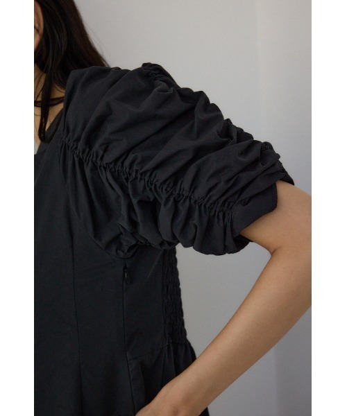 PLUS(プラス)の「【PLUS】ギャザースリーブフレアロングドレス 半袖 春服 夏服 パフスリーブ(ワンピース・レディース・ブラック/ライトベージュ・SMALL/MEDIUM)」の16枚目の写真