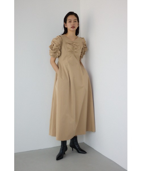 PLUS(プラス)の「【PLUS】ギャザースリーブフレアロングドレス 半袖 春服 夏服 パフスリーブ(ワンピース・レディース・ブラック/ライトベージュ・SMALL/MEDIUM)」の12枚目の写真