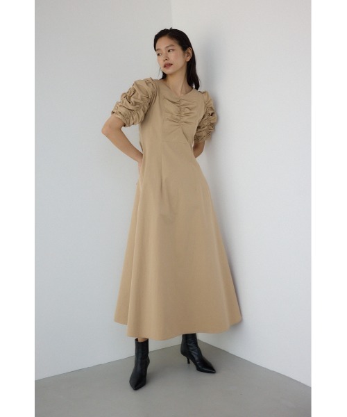 PLUS(プラス)の「【PLUS】ギャザースリーブフレアロングドレス 半袖 春服 夏服 パフスリーブ(ワンピース・レディース・ブラック/ライトベージュ・SMALL/MEDIUM)」の11枚目の写真