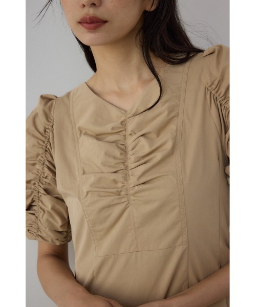 PLUS(プラス)の「【PLUS】ギャザースリーブフレアロングドレス 半袖 春服 夏服 パフスリーブ(ワンピース・レディース・ブラック/ライトベージュ・SMALL/MEDIUM)」の7枚目の写真