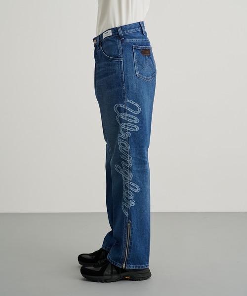PUBLIC TOKYO(パブリックトウキョウ)の「【PUBLIC TOKYO × Wrangler】ROPELOGO FLARE ZIPJEAN(デニムパンツ・メンズ・ブラック/ダークインディゴブルー・1/2/3)」の13枚目の写真
