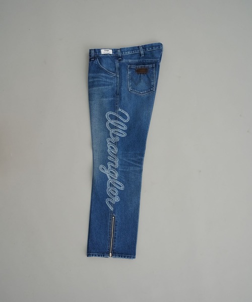 PUBLIC TOKYO(パブリックトウキョウ)の「【PUBLIC TOKYO × Wrangler】ROPELOGO FLARE ZIPJEAN(デニムパンツ・メンズ・ブラック/ダークインディゴブルー・1/2/3)」の3枚目の写真