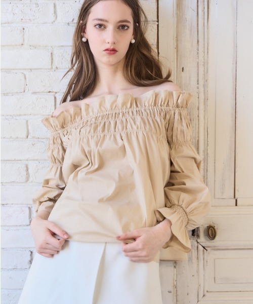 Meline M(メリンエム)の「Ruffled Ribbon Off-Shoulder Blouse ラッフルリボンオフショルダーブラウス(シャツ/ブラウス・レディース・ブラック/ベージュ・FREE)」の22枚目の写真