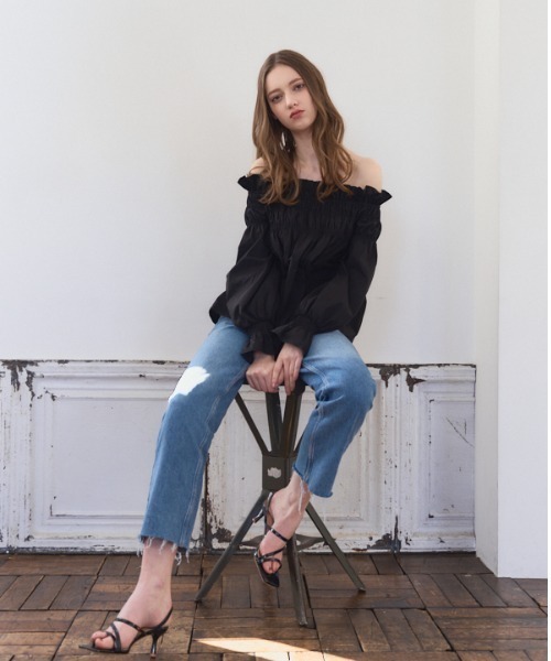 Meline M(メリンエム)の「Ruffled Ribbon Off-Shoulder Blouse ラッフルリボンオフショルダーブラウス(シャツ/ブラウス・レディース・ブラック/ベージュ・FREE)」の10枚目の写真