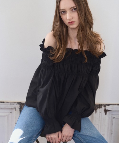 Meline M(メリンエム)の「Ruffled Ribbon Off-Shoulder Blouse ラッフルリボンオフショルダーブラウス(シャツ/ブラウス・レディース・ブラック/ベージュ・FREE)」の15枚目の写真