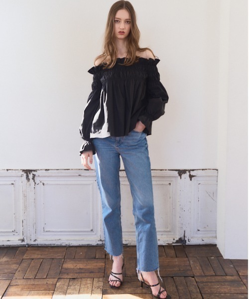 Meline M(メリンエム)の「Ruffled Ribbon Off-Shoulder Blouse ラッフルリボンオフショルダーブラウス(シャツ/ブラウス・レディース・ブラック/ベージュ・FREE)」の9枚目の写真