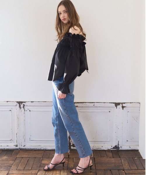 Meline M(メリンエム)の「Ruffled Ribbon Off-Shoulder Blouse ラッフルリボンオフショルダーブラウス(シャツ/ブラウス・レディース・ブラック/ベージュ・FREE)」の8枚目の写真