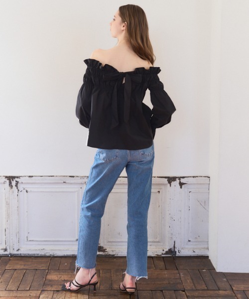 Meline M(メリンエム)の「Ruffled Ribbon Off-Shoulder Blouse ラッフルリボンオフショルダーブラウス(シャツ/ブラウス・レディース・ブラック/ベージュ・FREE)」の7枚目の写真