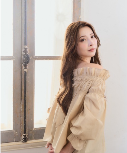 Meline M(メリンエム)の「Ruffled Ribbon Off-Shoulder Blouse ラッフルリボンオフショルダーブラウス(シャツ/ブラウス・レディース・ブラック/ベージュ・FREE)」の20枚目の写真