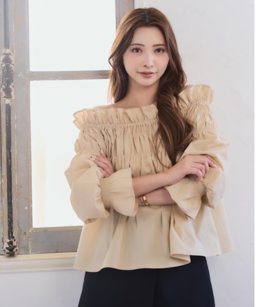 Meline M(メリンエム)の「Ruffled Ribbon Off-Shoulder Blouse ラッフルリボンオフショルダーブラウス(シャツ/ブラウス・レディース・ブラック/ベージュ・FREE)」の19枚目の写真