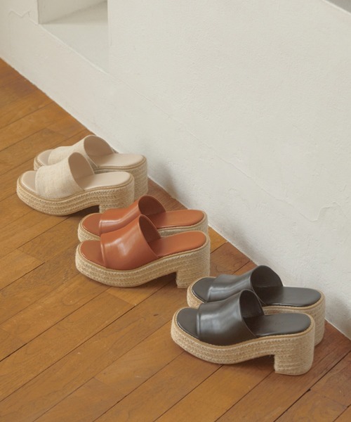 ACYM(アシーム)の「Volume heel jute サンダル(サンダル・レディース・ベージュ/ブラウン/ブラック・SMALL/MEDIUM/LARGE)」の10枚目の写真