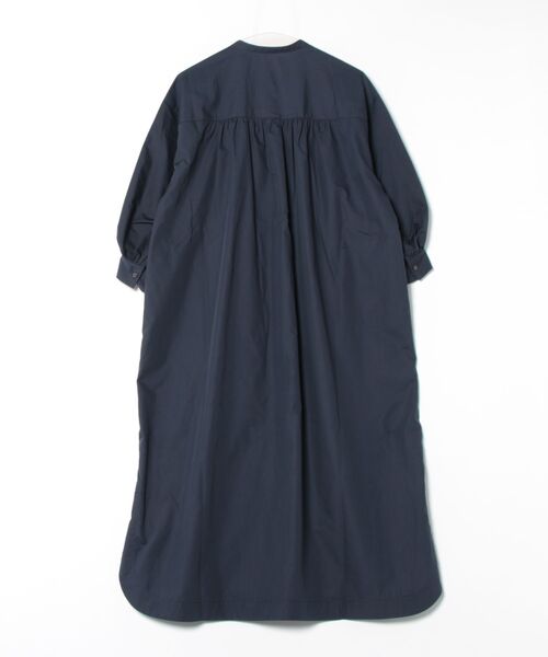 PREFERIR（プレフェリール）の「バンドカラー ピンタック ボリューム袖 ワンピース（シャツワンピース・レディース・ブラック/グリーン/ネイビー・MEDIUM/LARGE）」の4枚目の写真