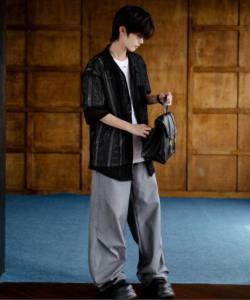 neos(ネオス)の「【neos】ルーズシルエット 総柄 メッシュ レース ハーフスリーブ シャツ(シャツ/ブラウス・メンズ・ブラック/ホワイト・X-LARGE/LARGE/MEDIUM)」の4枚目の写真