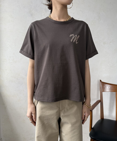 DouDou（ドゥドゥ）の「【WEB限定】ロゴブローチ風TEE（Tシャツ/カットソー・レディース・オフホワイト/ブラウン/ブラック・FREE）」の11枚目の写真