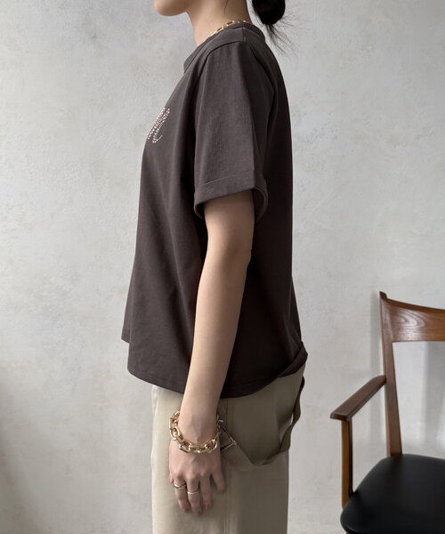 セール】【WEB限定】ロゴブローチ風TEE（Tシャツ/カットソー