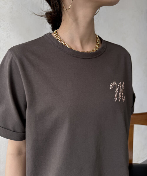 DouDou（ドゥドゥ）の「【WEB限定】ロゴブローチ風TEE（Tシャツ/カットソー・レディース・オフホワイト/ブラウン/ブラック・FREE）」の7枚目の写真