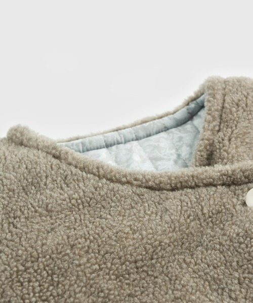 JNBY(ジェーエヌビーワイ)の「HOME Reversible Cozy Boa Vest / ボアベスト(ベスト・レディース・ベージュ・40/38/36)」の9枚目の写真