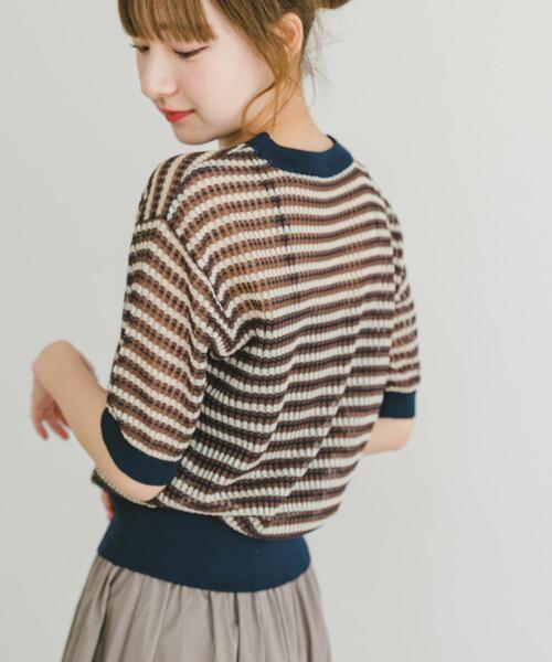 ITEMS URBANRESEARCH（アイテムズ アーバンリサーチ）の「シアーボーダー半袖ニット（ニット/セーター・レディース・ブラウン/イエロー/ネイビー・FREE）」の2枚目の写真