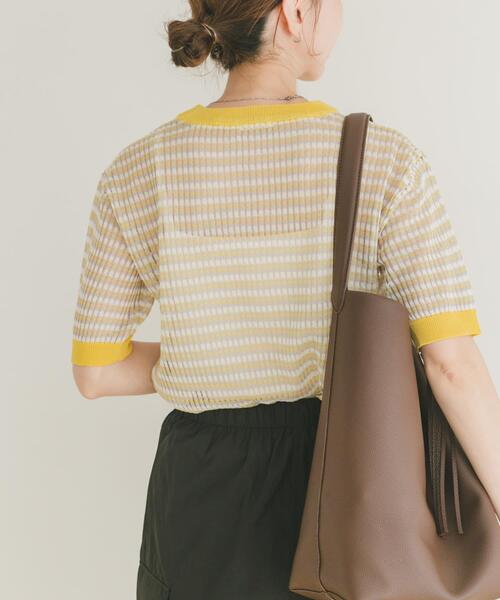 ITEMS URBANRESEARCH（アイテムズ アーバンリサーチ）の「シアーボーダー半袖ニット（ニット/セーター・レディース・ブラウン/イエロー/ネイビー・FREE）」の9枚目の写真